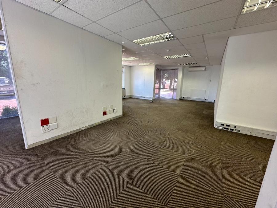 To Let commercial Property for Rent in Mouille Point Western Cape